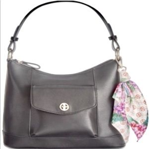 Giani Bernini
Leather Bark with Scarf